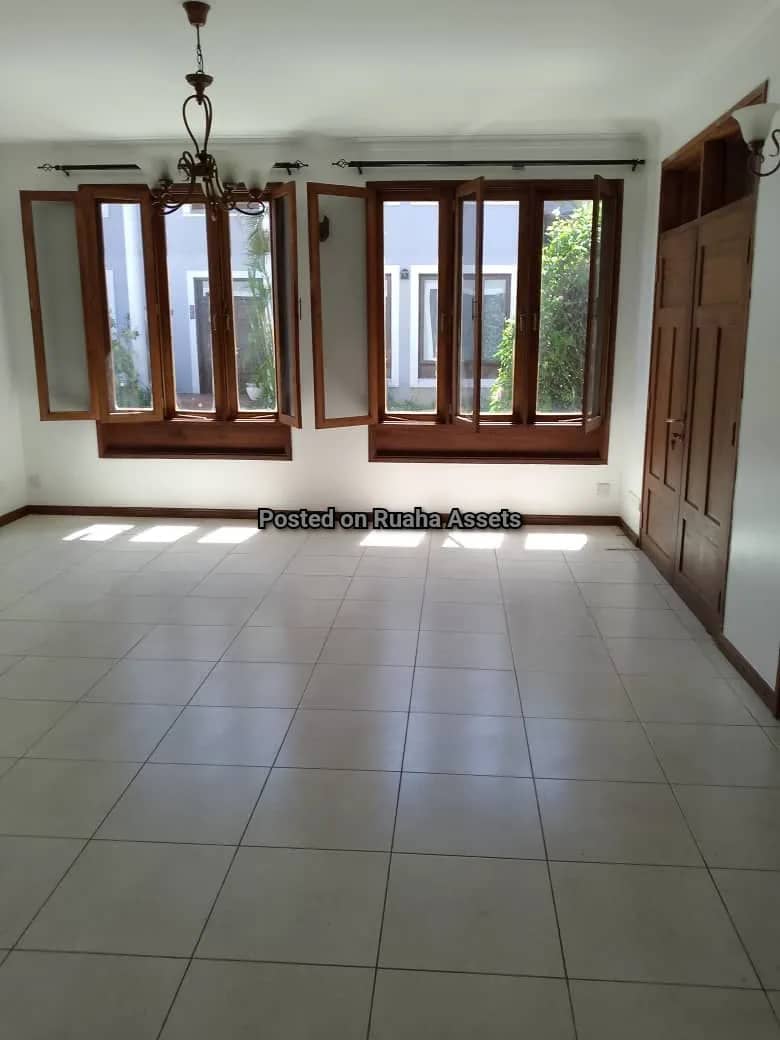 Unfurnished House for Lease at Oysterbay 
