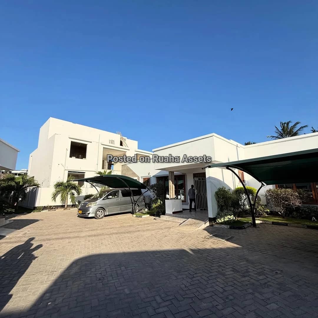 Unfurnished 3 bedrooms for rent Msasani
