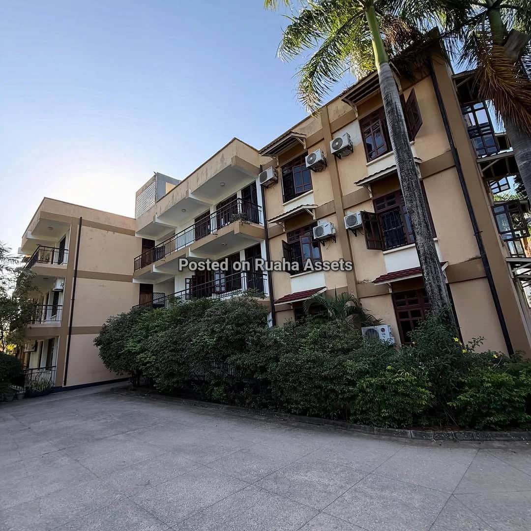 Unfurnished 3 bedrooms masaki for rent