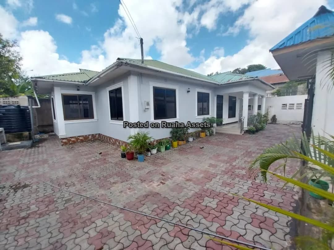 House and Apartments for Sale-Kimara Bonyokwa V8, Kwa Deemangwe, Dar es Salaam