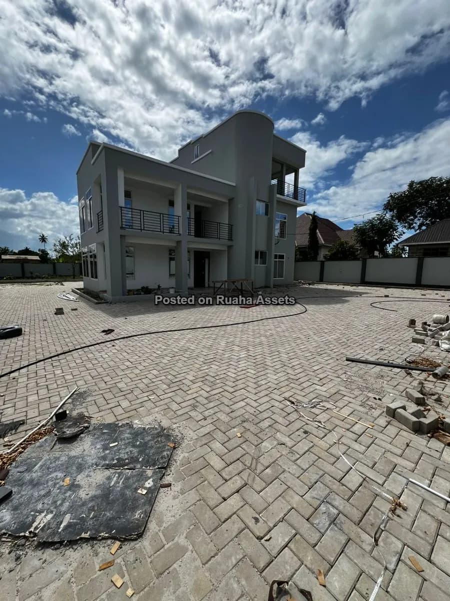 House and Apartments for Sale-Bunju B, Mabwepande