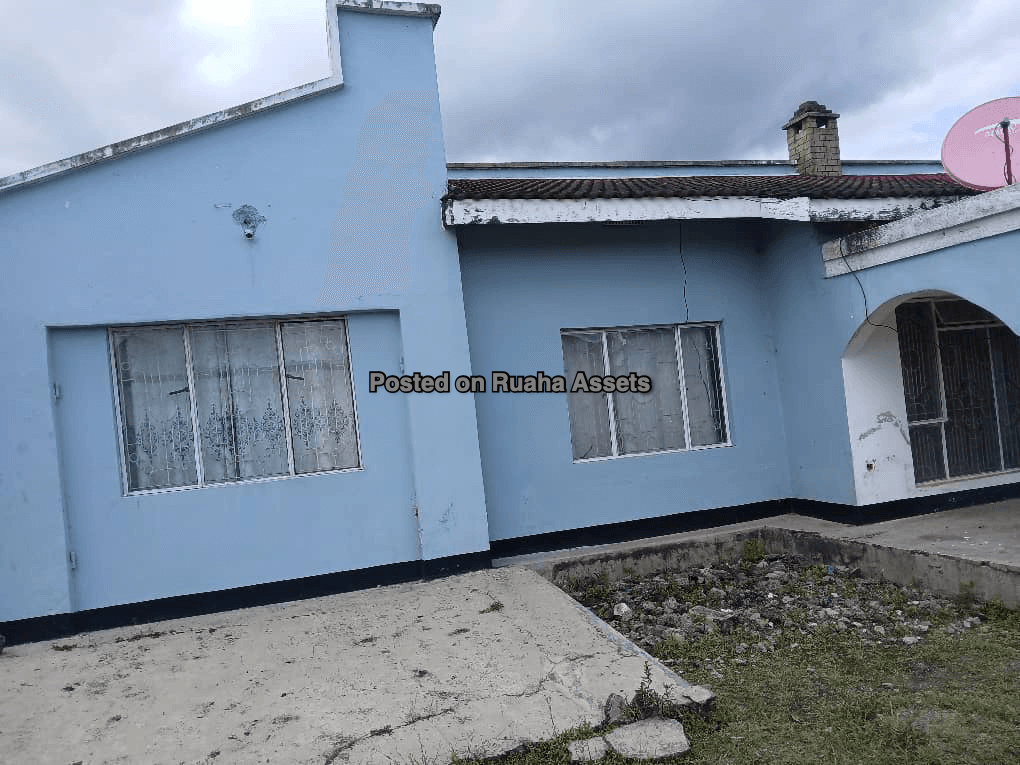 Big family house for Sale in Mbeya Town, near Old Air strip 