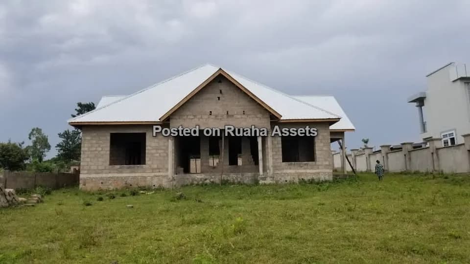 LAKESIDE PROPERTY FOR SALE – LUCHELELE MWANZA TSHS. 150,000,000