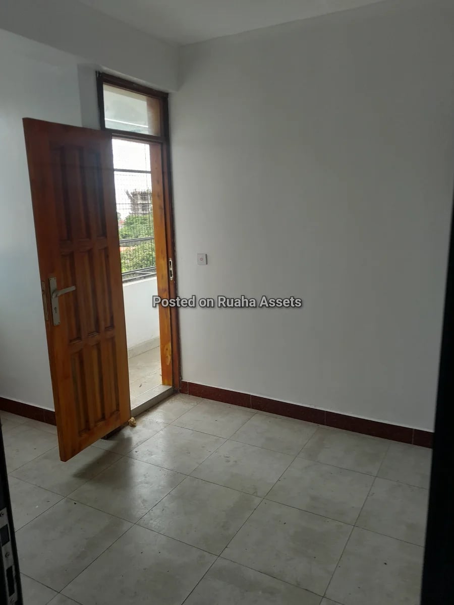 Modern 3 bedrooms apartment for rent image 8