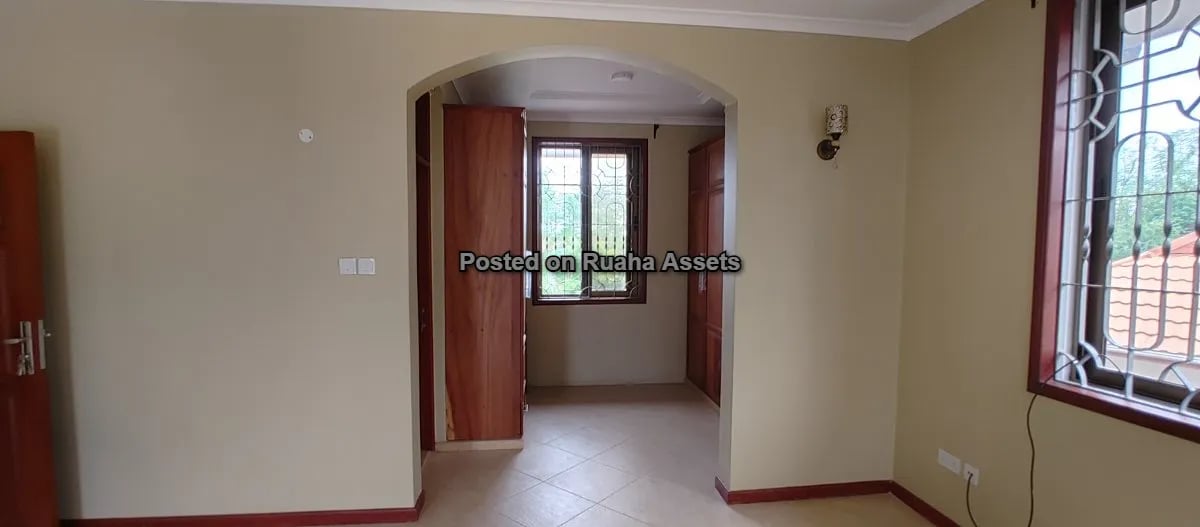 Big 2 storey flat for sale at Bahari Beach Dar es Salaam image 10
