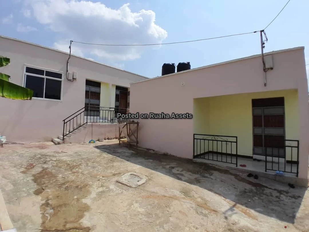 Nyumba Tatu ndani ya Eneo Moja zinauzwa Goba image 1