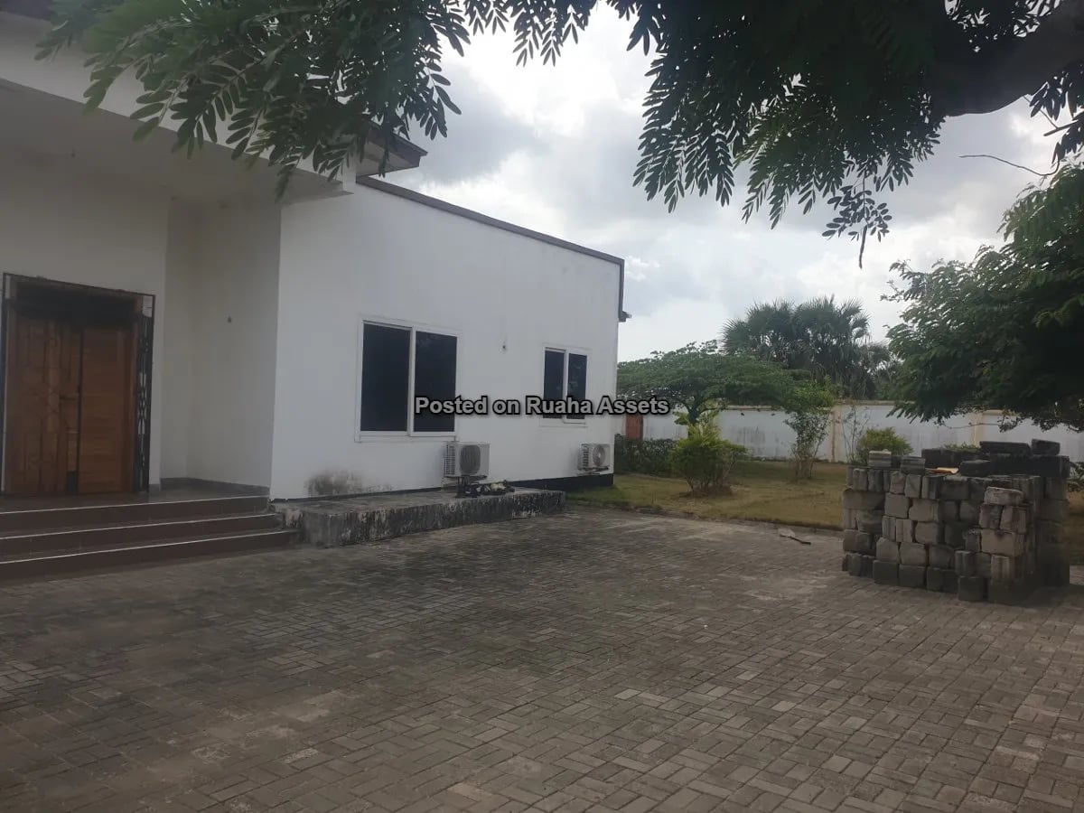 Nyumba Inauzwa Mapinga image 2