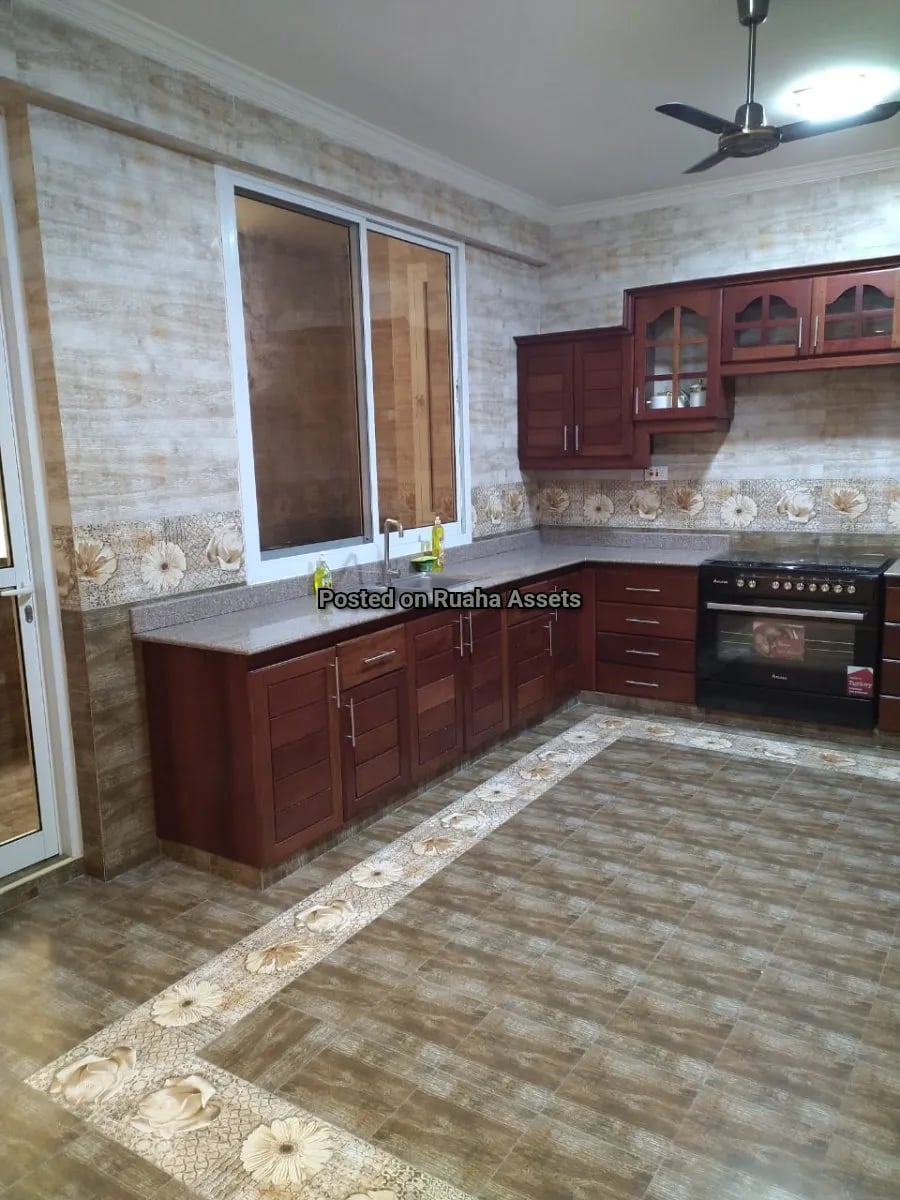 3 Bedroom Penthouse for rent Upanga image 7