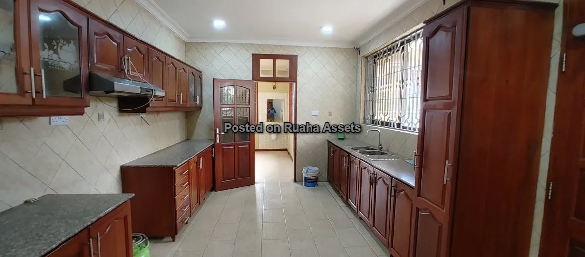 Big 2 storey flat for sale at Bahari Beach Dar es Salaam image 8