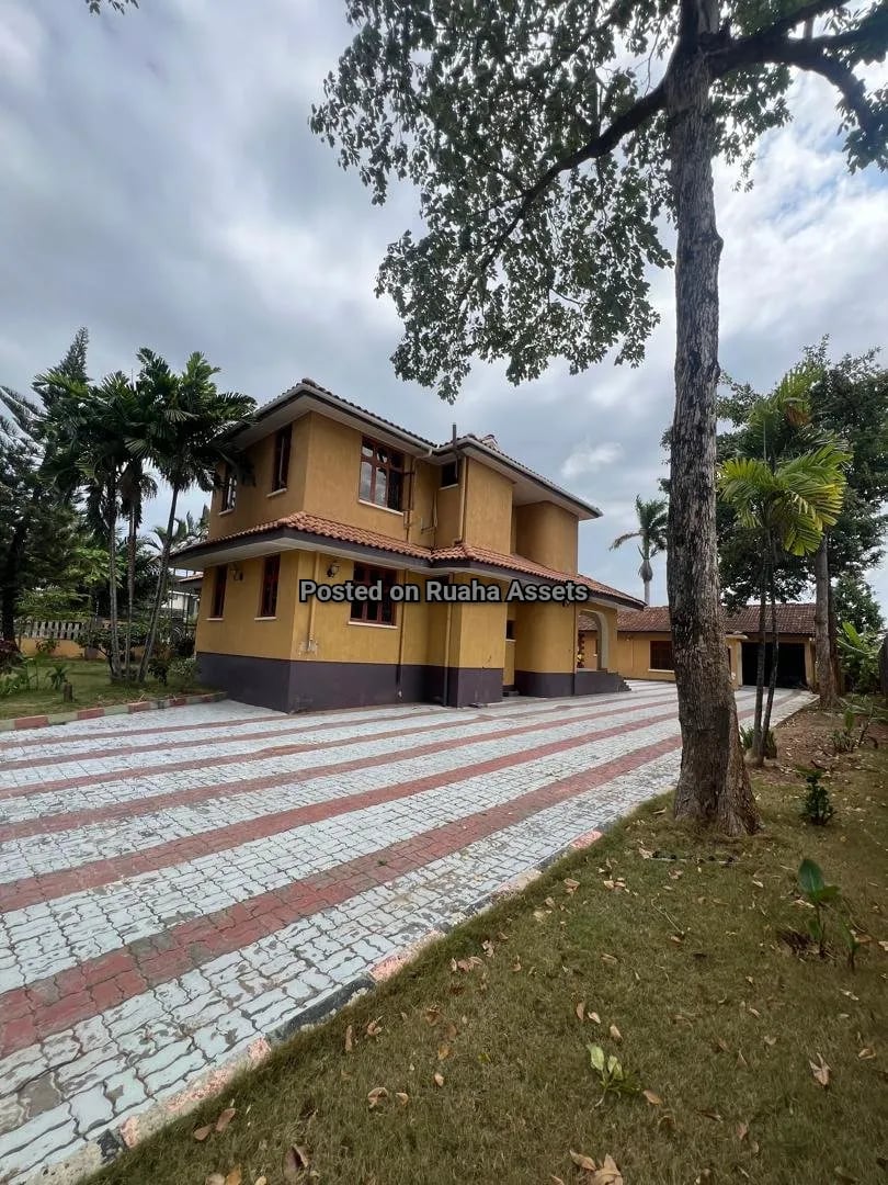 Villa inauzwa Bahari beach  image 3