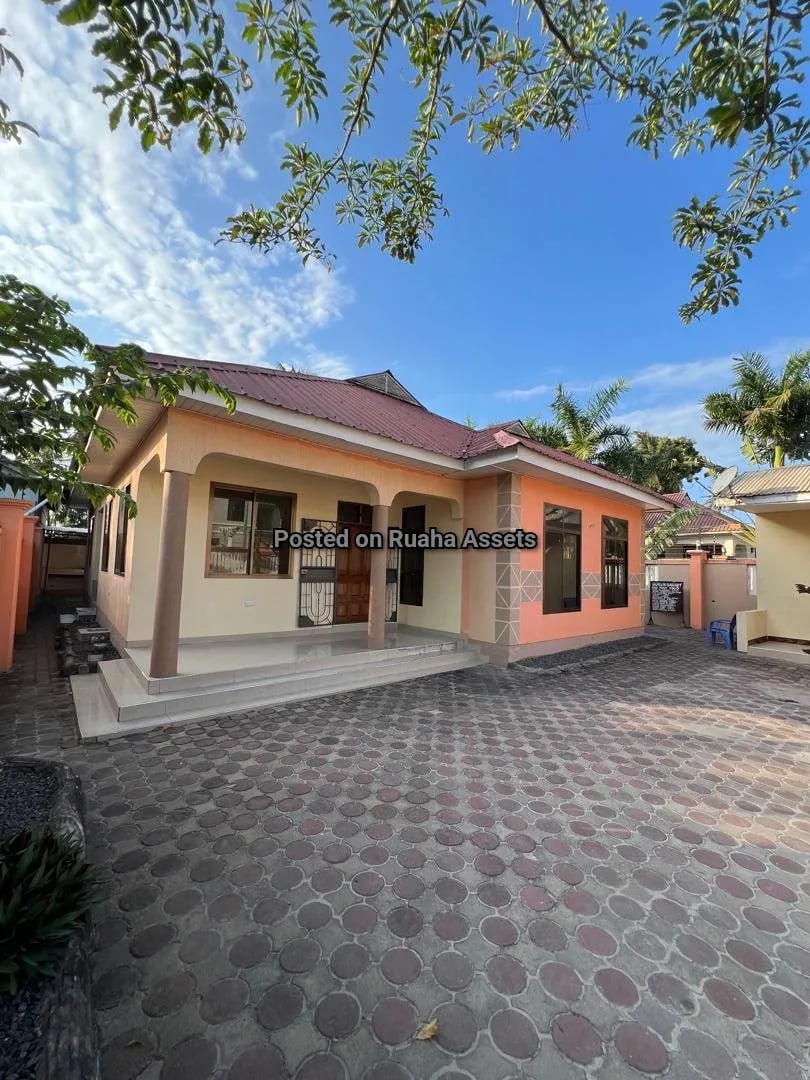 Nyumba Inauzwa Boko Beach image 2