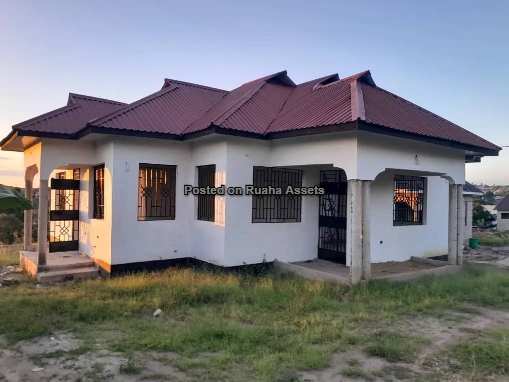 A Dazzling and Unoccupied House For Sale image 2