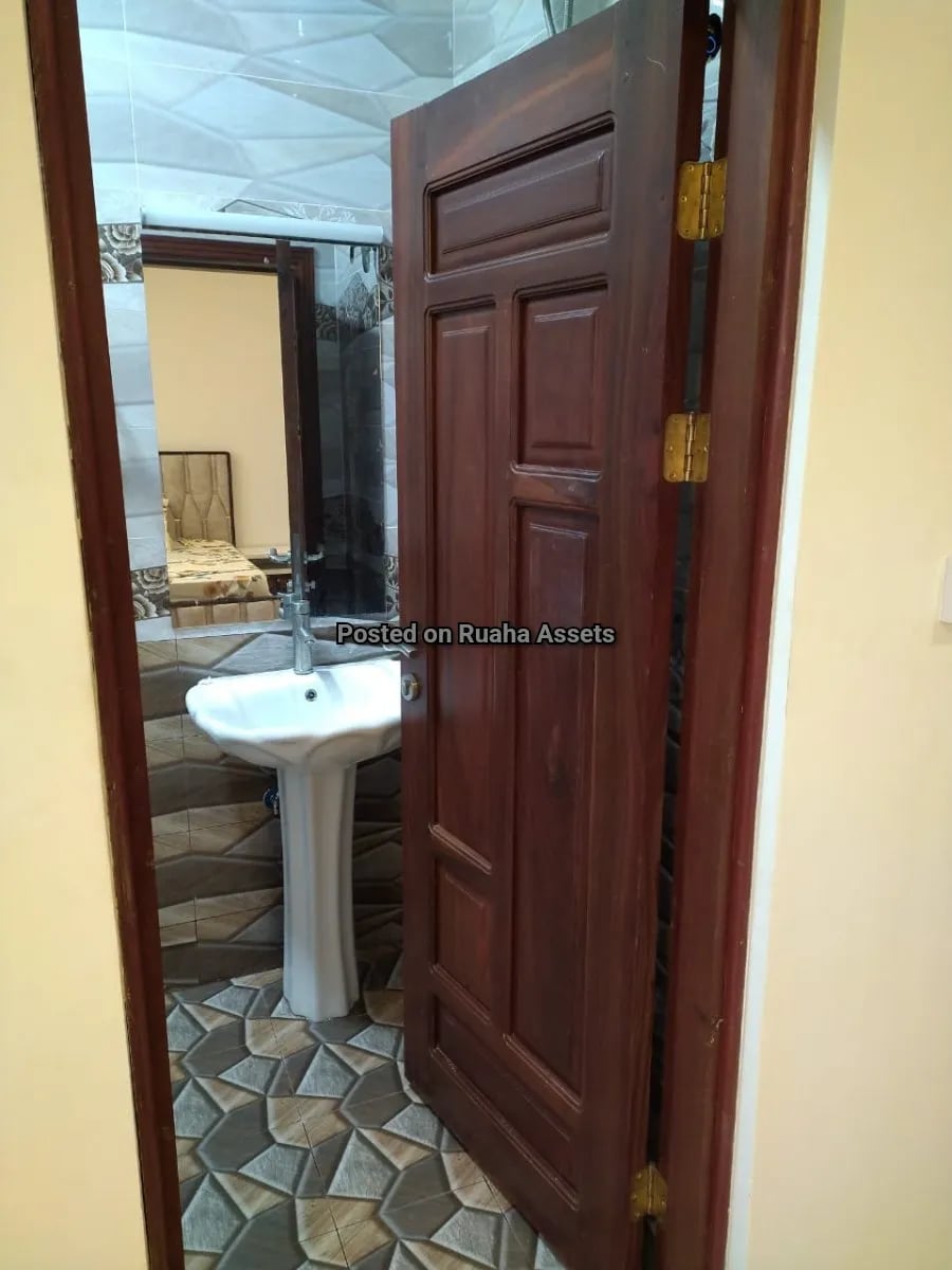 3 Bedroom Penthouse for rent Upanga image 12