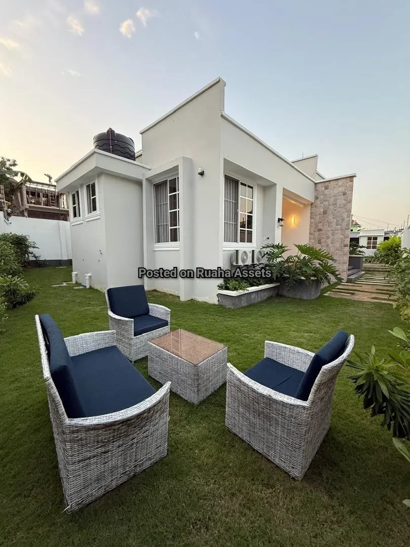 Cozy 2BHK AirBnB for rent at Goba  image 5