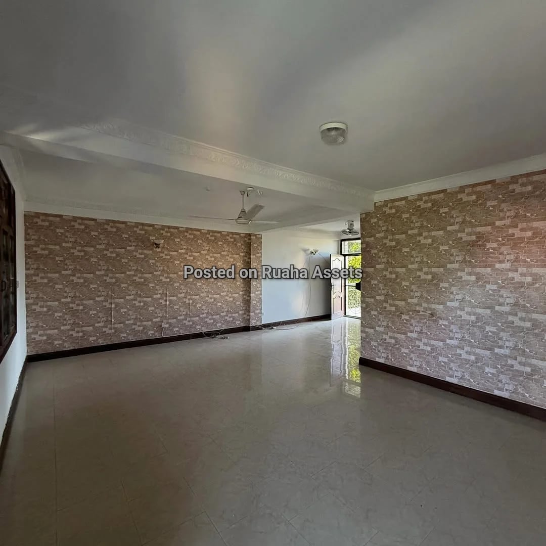 Unfurnished 3 bedrooms masaki for rent image 2