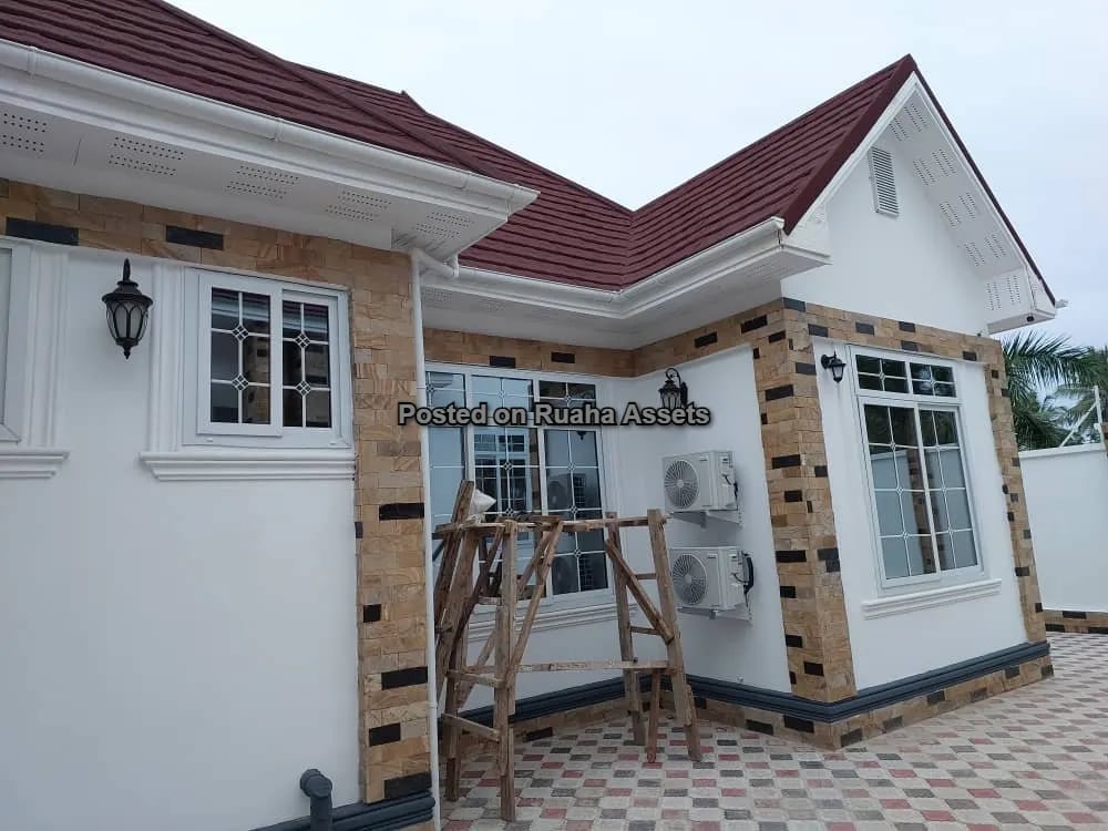 A Dazzling Stand alone House for Sale image 14