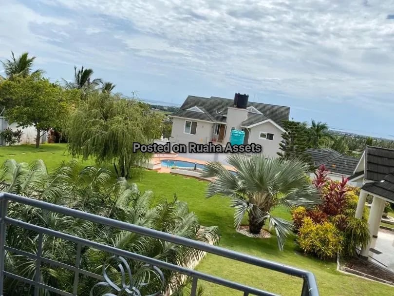 Mansion on Sale at SalaSala image 3