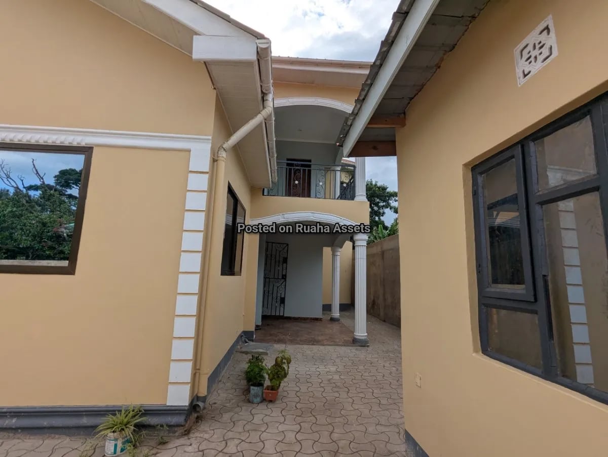 Nyumba Vyumba Vitano Inauzwa Arusha image 12