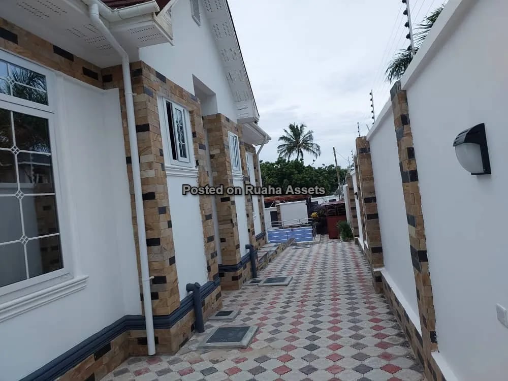 A Dazzling Stand alone House for Sale image 3