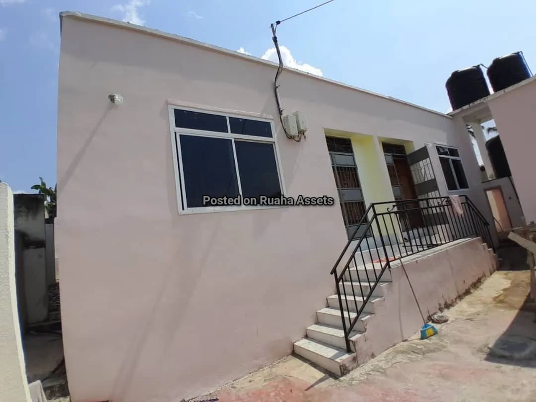 Nyumba Tatu ndani ya Eneo Moja zinauzwa Goba image 3