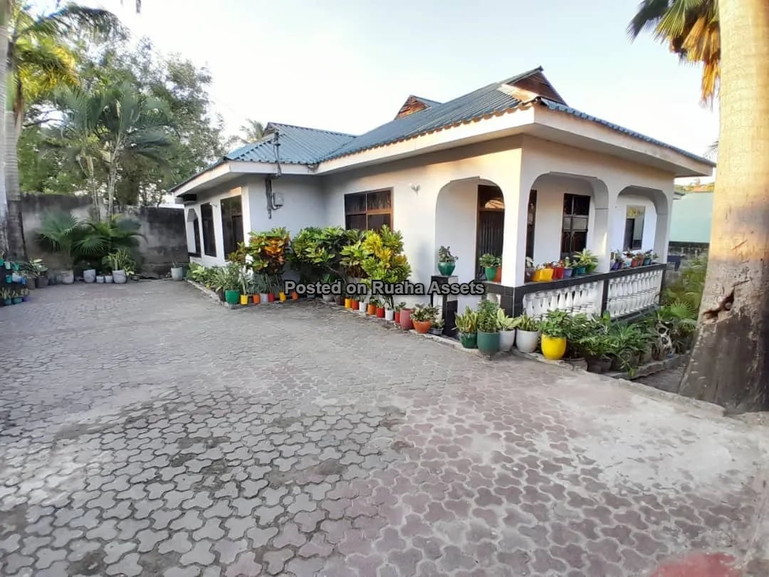 A Stunning House for Sale image 2