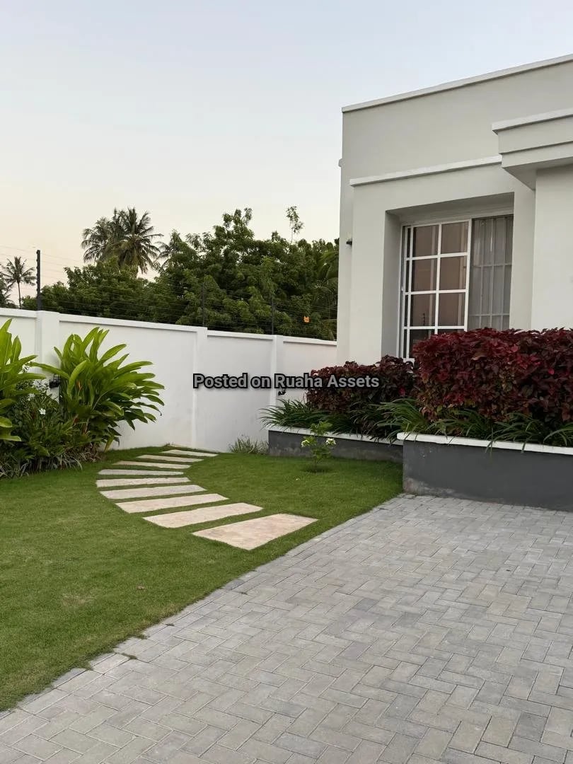 Cozy 2BHK AirBnB for rent at Goba  image 3