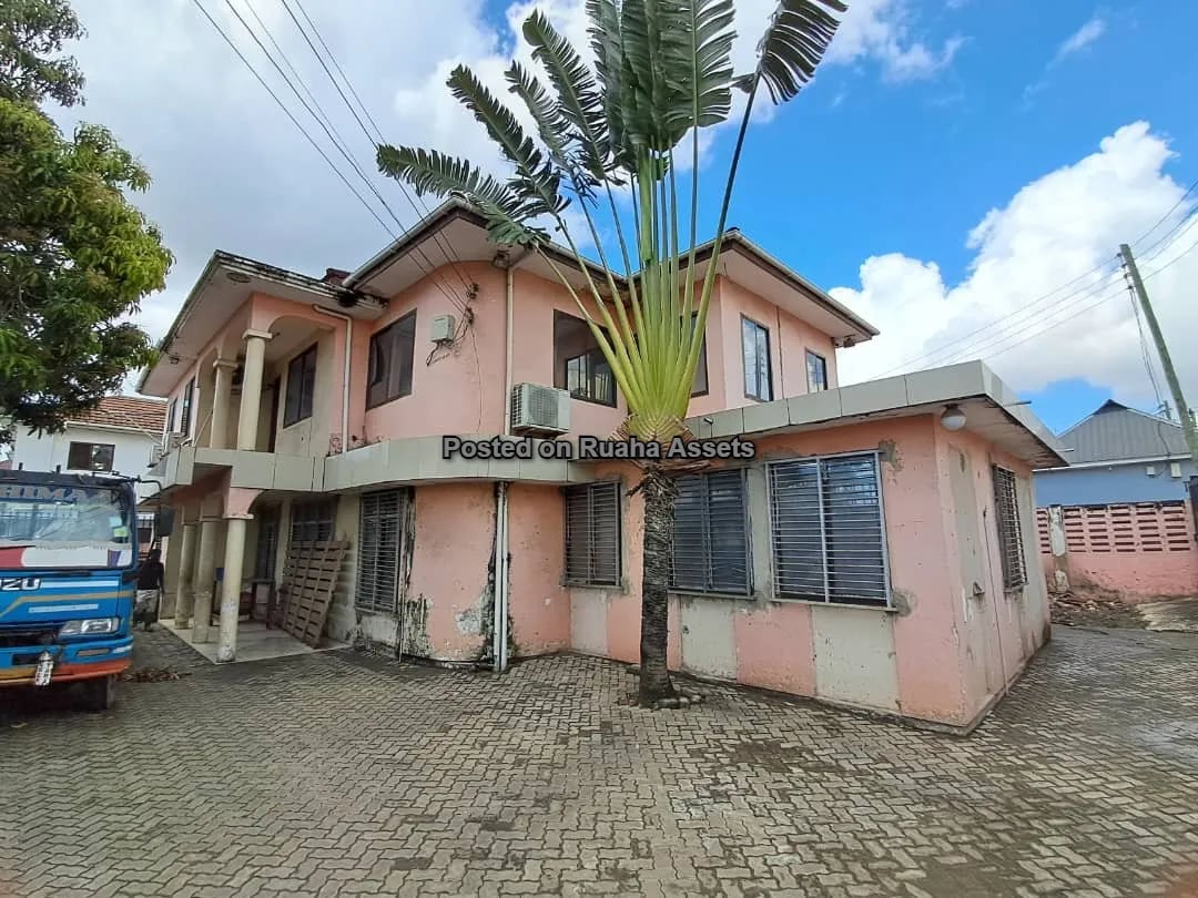 A Stunning Two-Storey House For Sale image 7