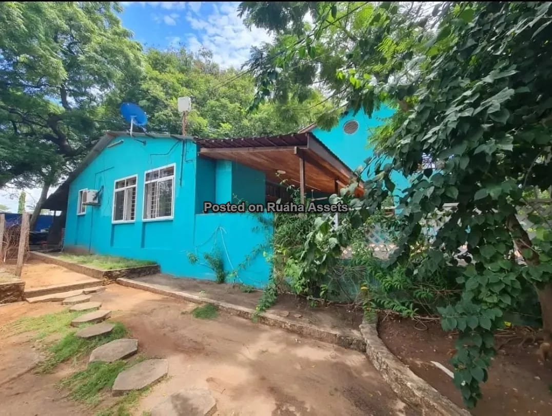 Mesmerizing Designed Two-Storey House for sale image 4
