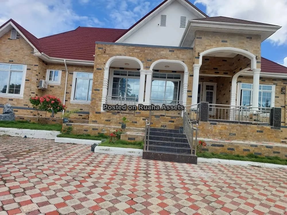 A Dazzling Stand alone House for Sale image 16