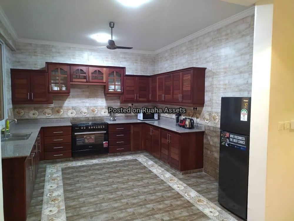 3 Bedroom Penthouse for rent Upanga image 5