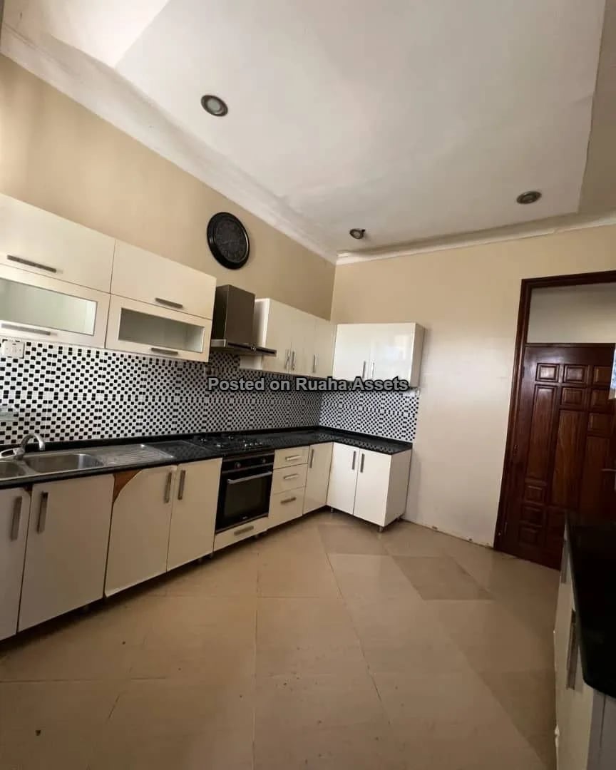 Ghorofa Kubwa Linauzwa image 10