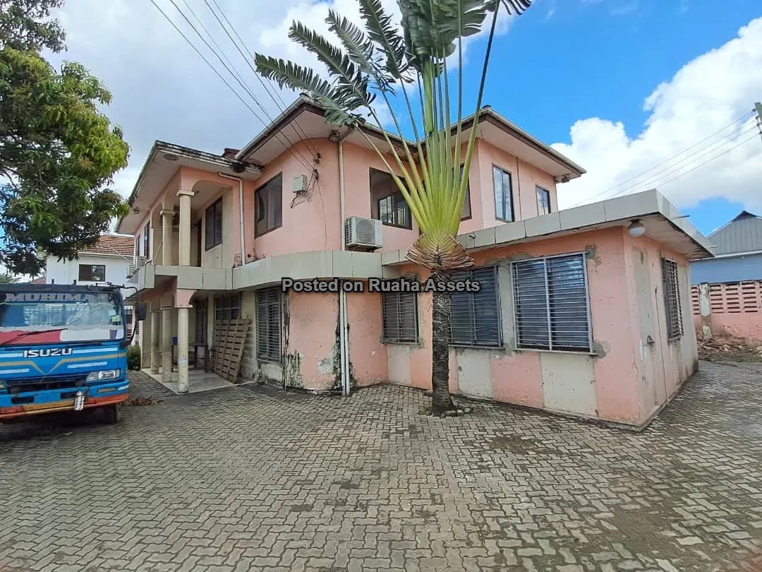 A Stunning Two-Storey House For Sale image 6