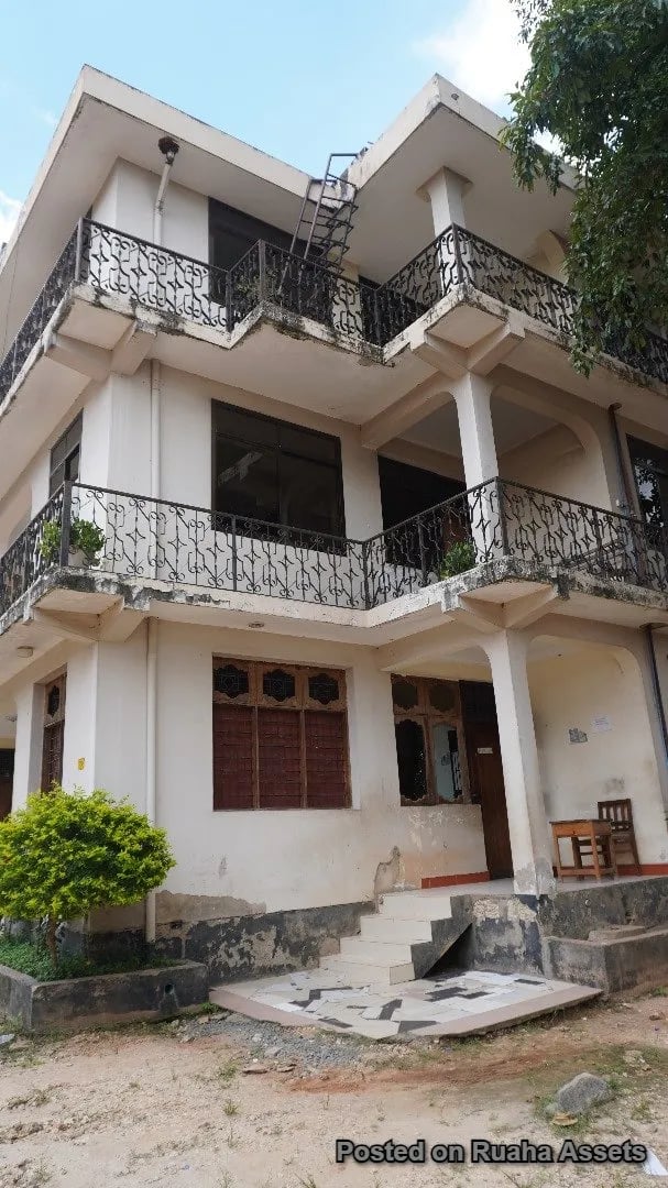 Jengo la Biashara Ghorofa Mbili linauzwa Kimara Suka image 4