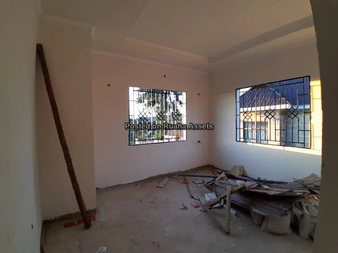 A Dazzling and Unoccupied House For Sale image 12