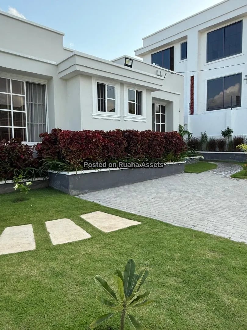 Cozy 2BHK AirBnB for rent at Goba  image 8