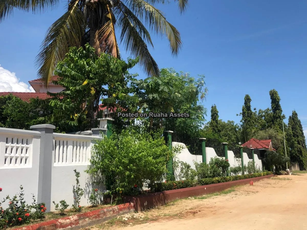 A beautiful one-storey residential house for sale at Tegeta Namanga, along Kiboko Street. image 13