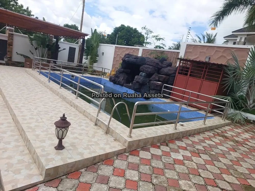 A Dazzling Stand alone House for Sale image 4