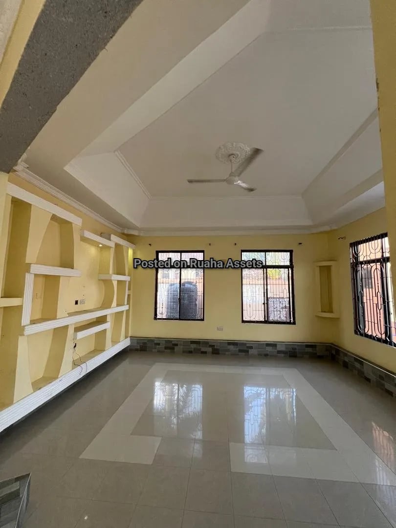 Nyumba Inauzwa Boko Beach image 3