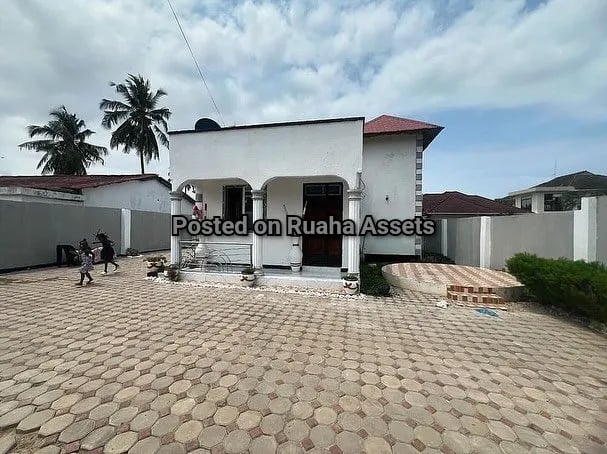 Nyumba Inauzwa Mbezi Beach image 10