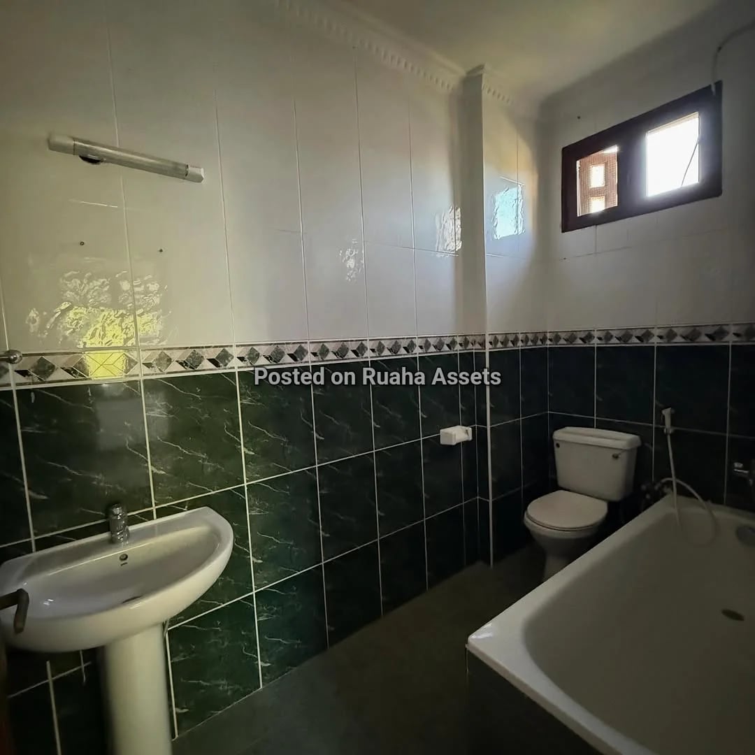 Unfurnished 3 bedrooms masaki for rent image 9
