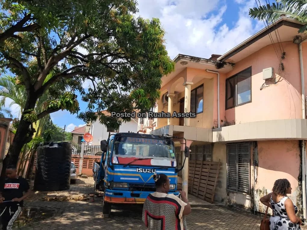 A Stunning Two-Storey House For Sale image 4