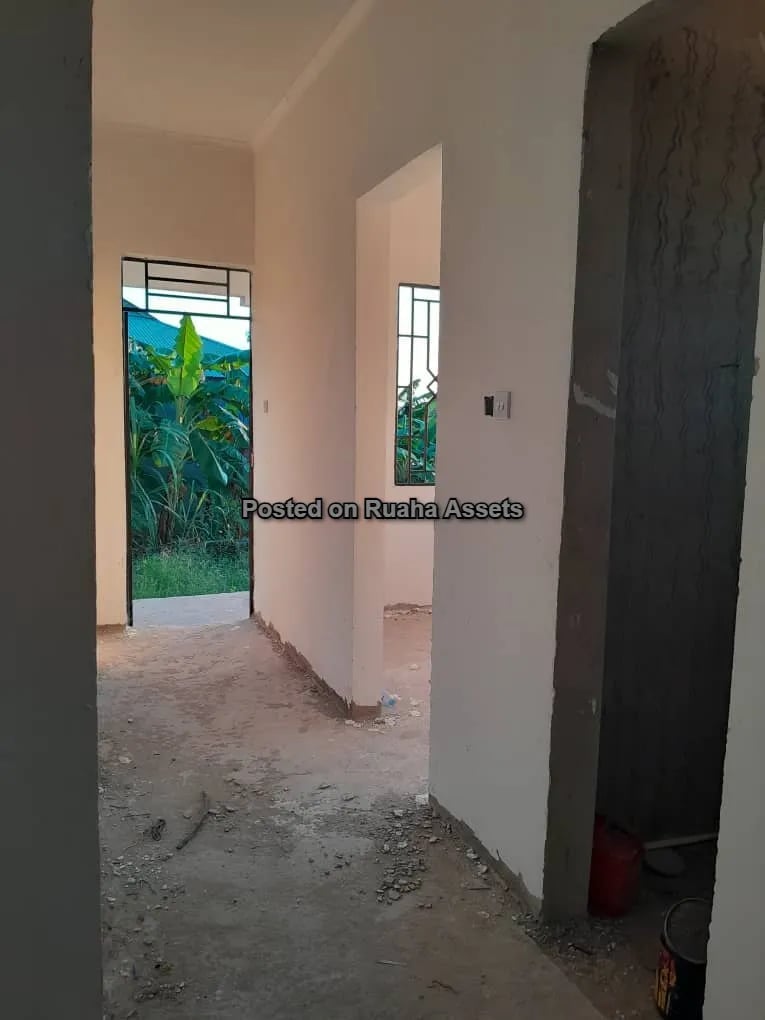 A Dazzling and Unoccupied House For Sale image 9