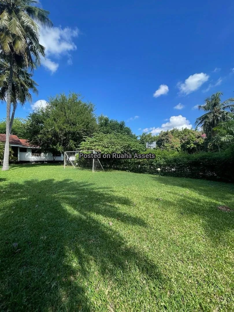 Prime Property for Sell at Bahari Beach image 5