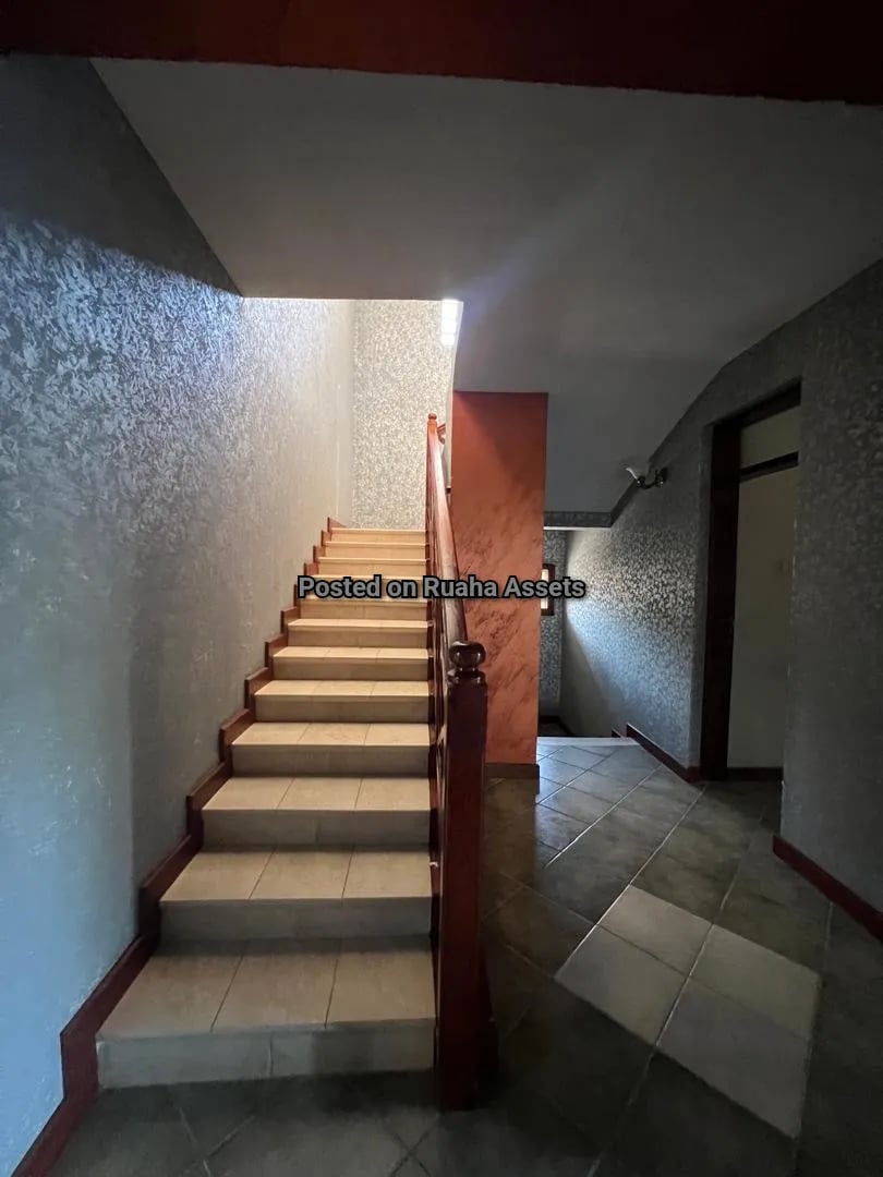 Villa inauzwa Bahari beach image 10