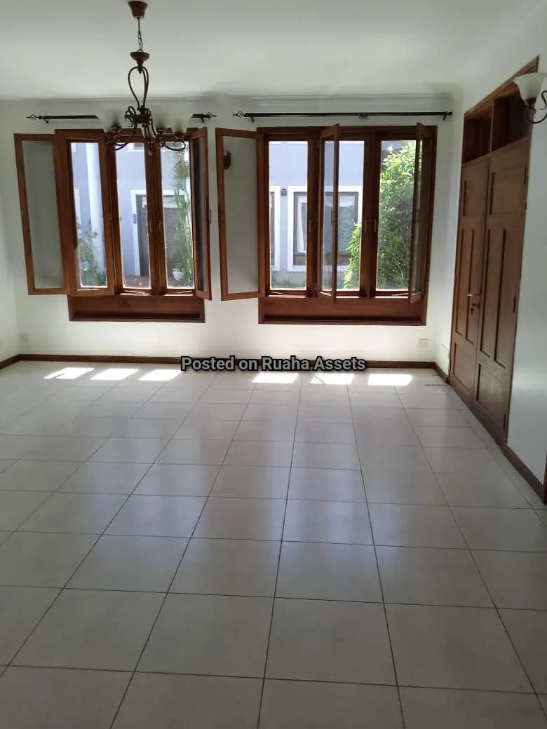 Unfurnished House for Lease at Oysterbay image 1