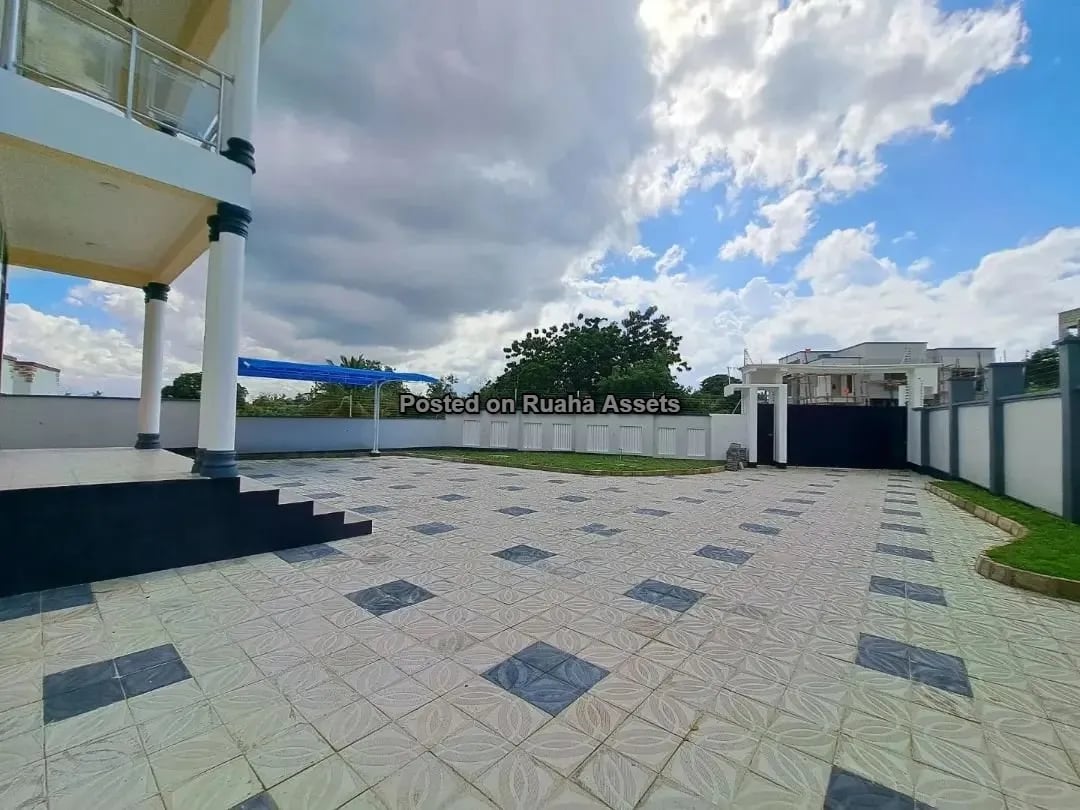 A Modern Single-Storey House For Sale image 6