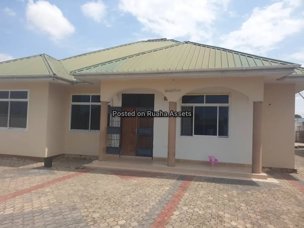 House with Warehouse for rent at Mapinga image 4