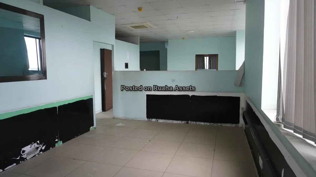A Large Office Space For Rent image 11