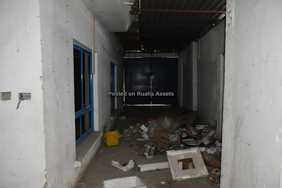 Showroom and Warehouse Space for rent at Victoria image 7