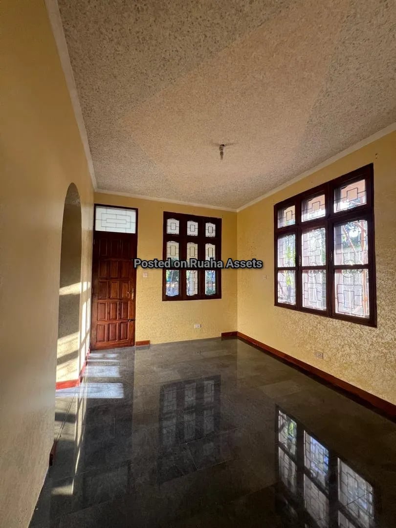 Villa inauzwa Bahari beach image 2